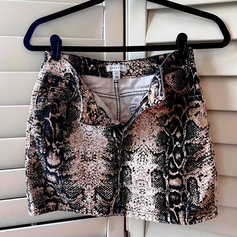 Topshop snake print mini skirt. Size 4.